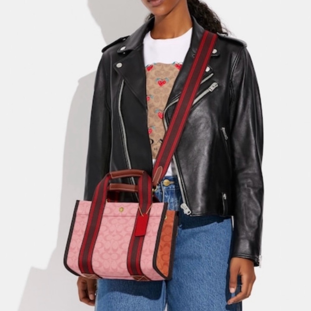 Spin Tote 27 In Signature Jacquard Red / Pink / Orange